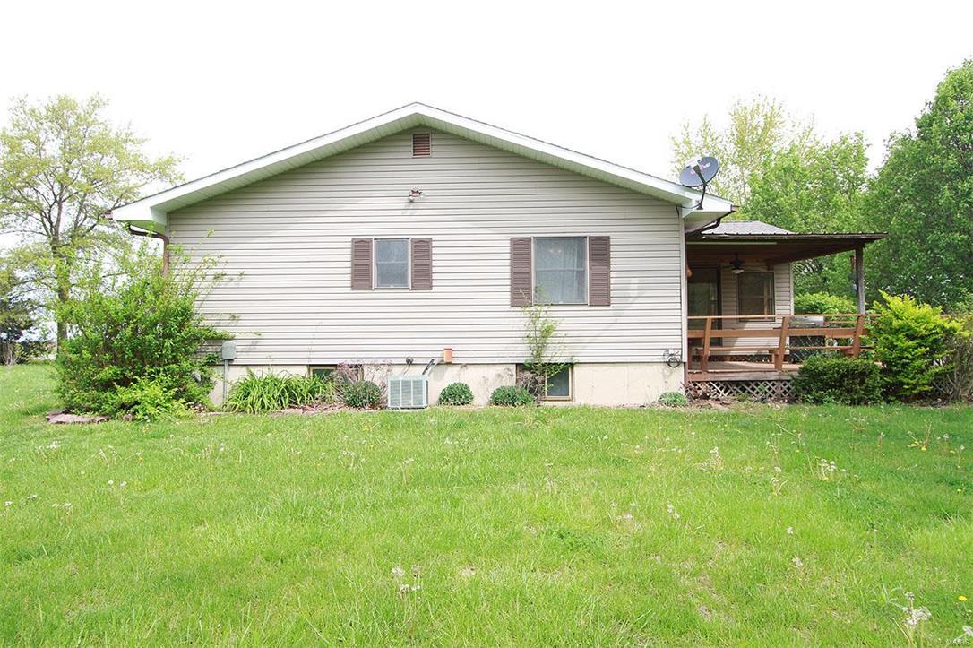 4422 Wilderness Road Highland, IL 62249 - Photo 5 of 96 Gallery Image 5