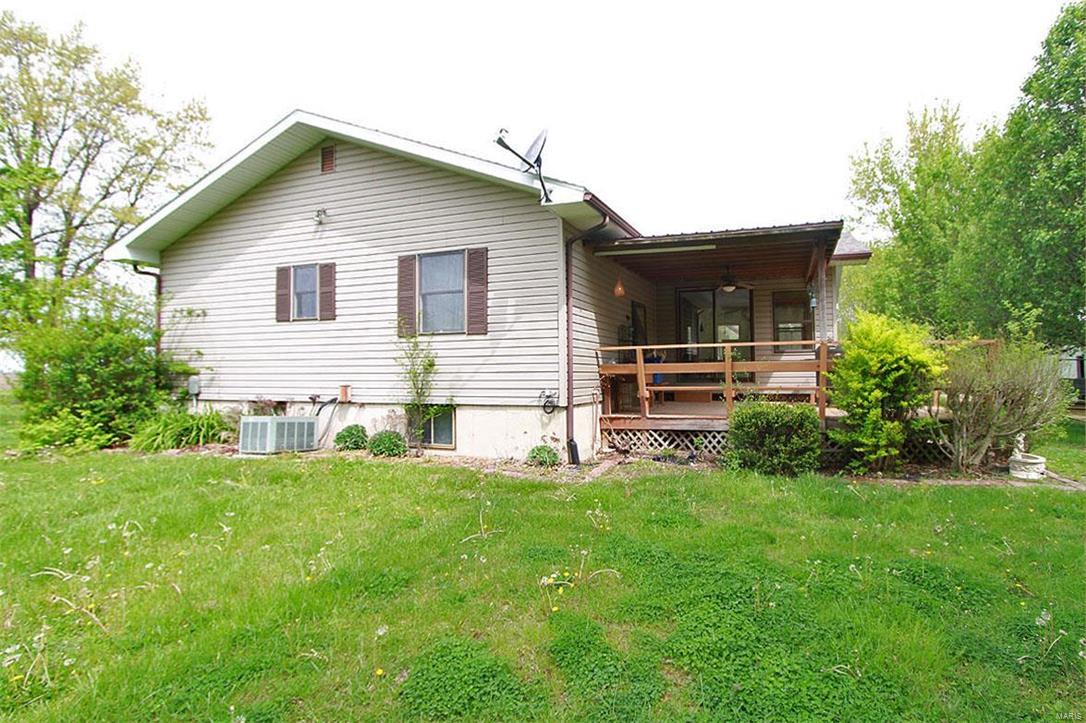 4422 Wilderness Road Highland, IL 62249 - Photo 9 of 96 Gallery Image 9