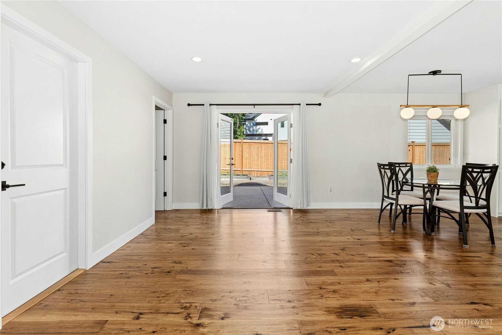 2011 145th Avenue Southeast Bellevue, WA 98007 - Photo 13 of 38
