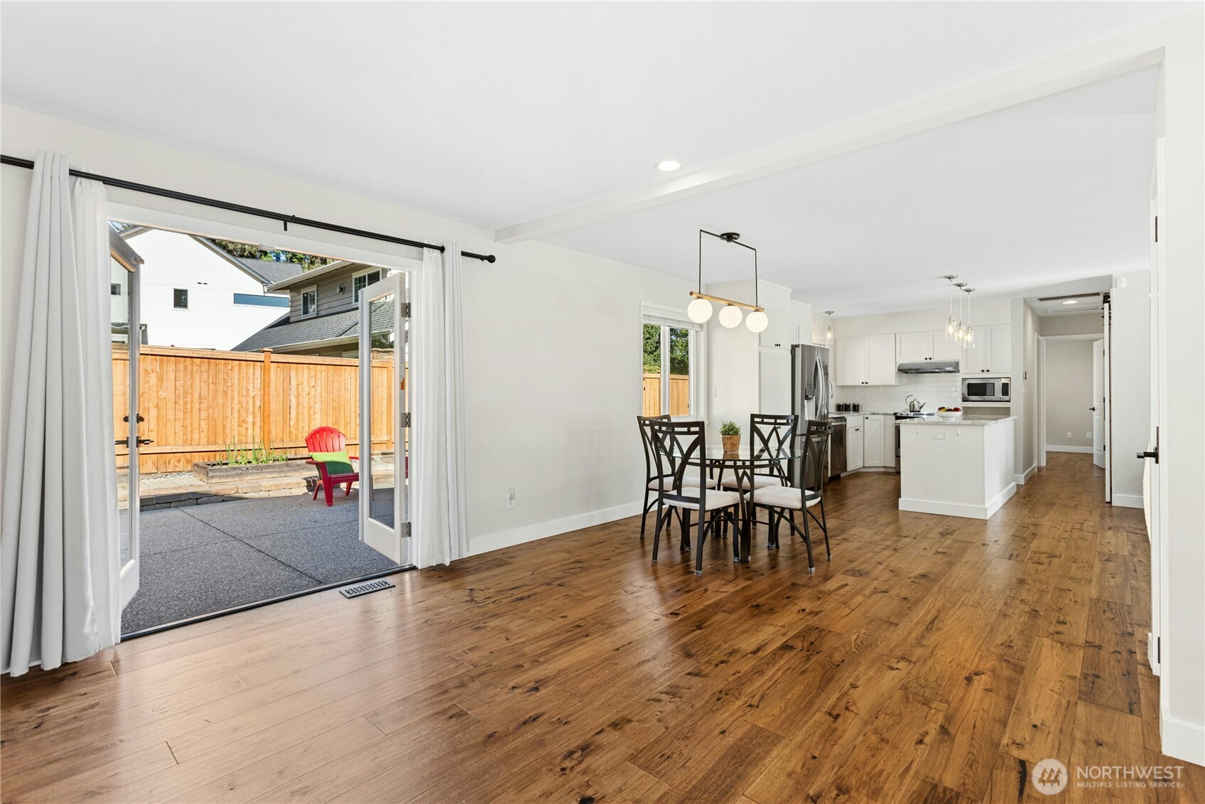 2011 145th Avenue Southeast Bellevue, WA 98007 - Photo 14 of 38