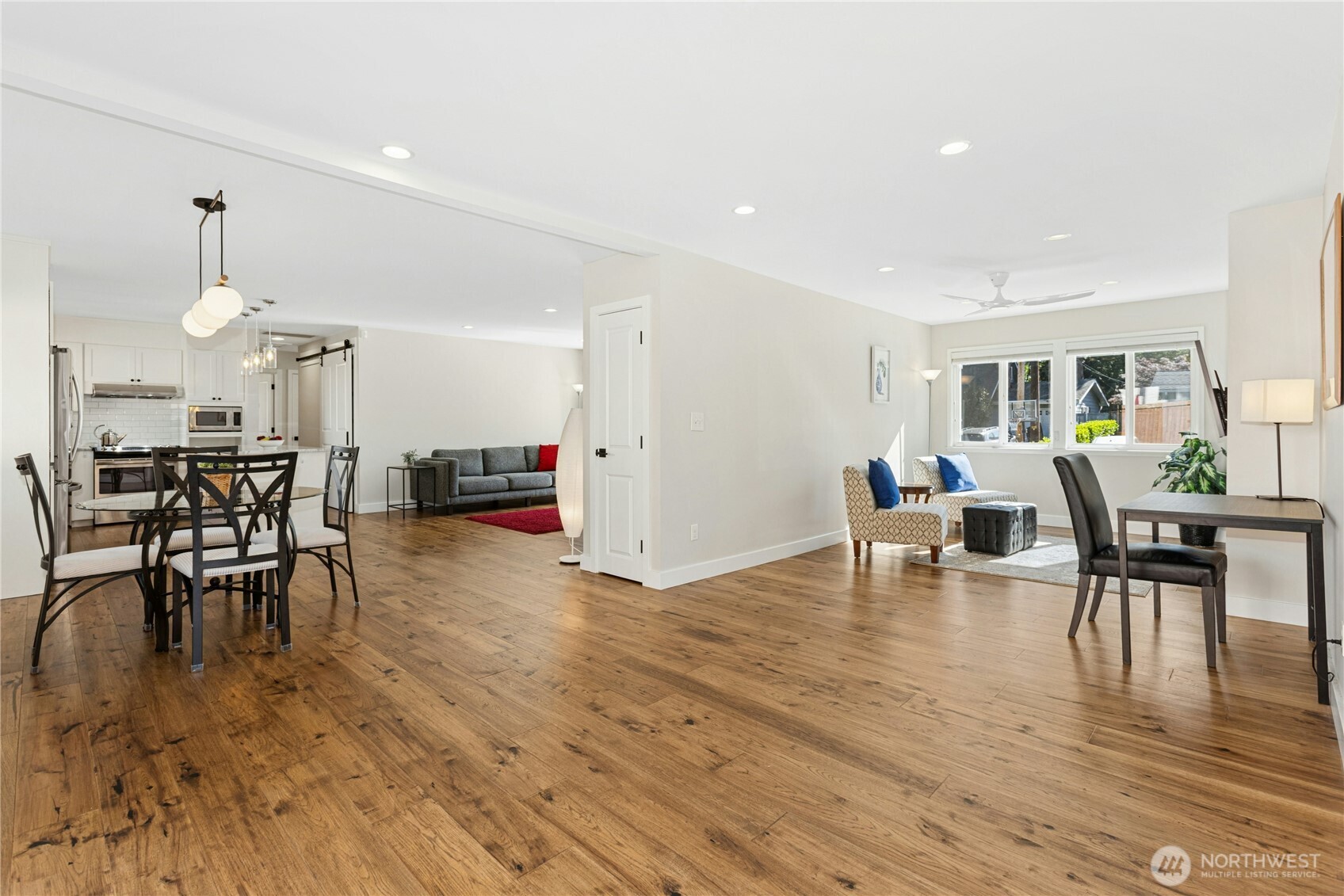 2011 145th Avenue Southeast Bellevue, WA 98007 - Photo 16 of 38