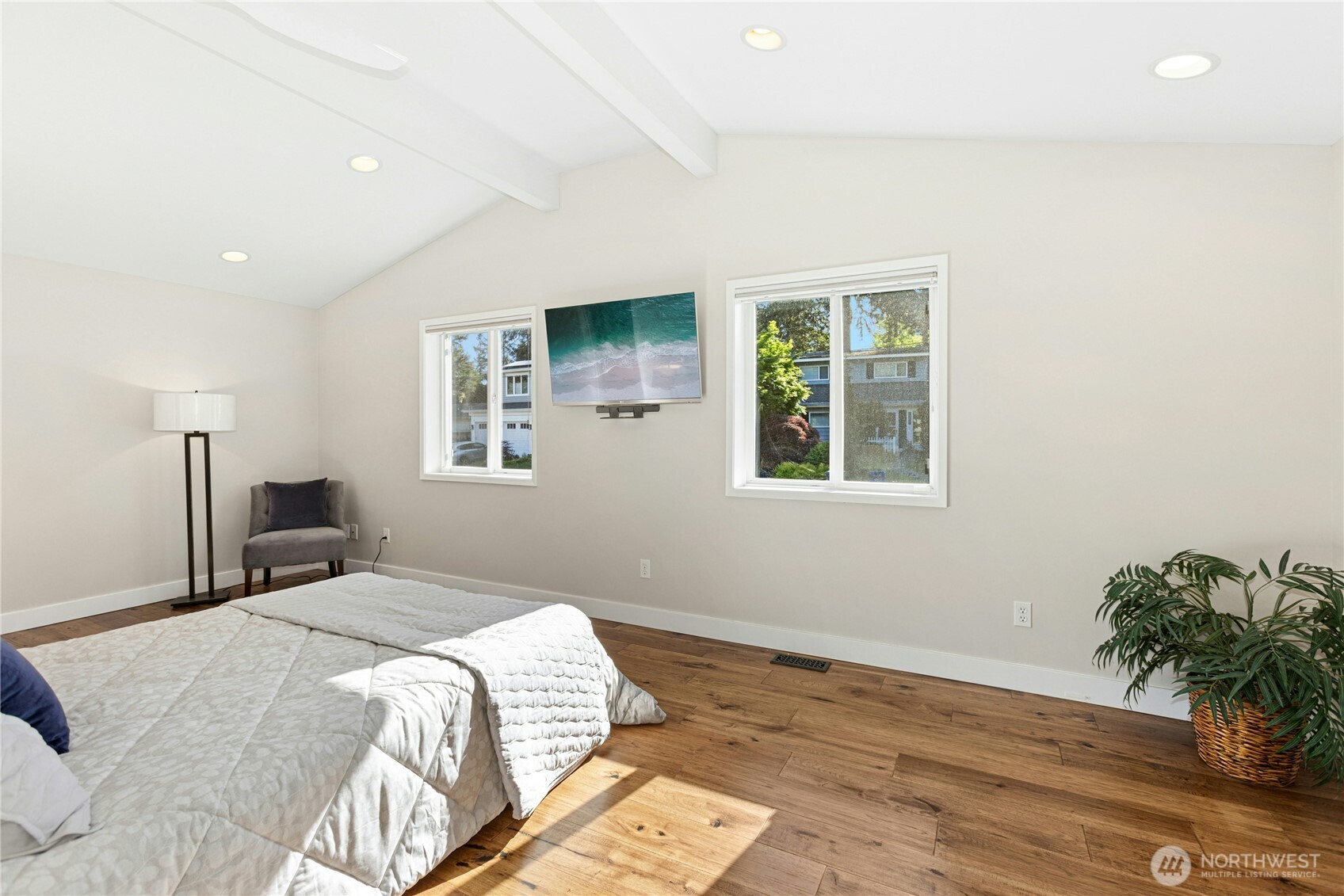 2011 145th Avenue Southeast Bellevue, WA 98007 - Photo 19 of 38