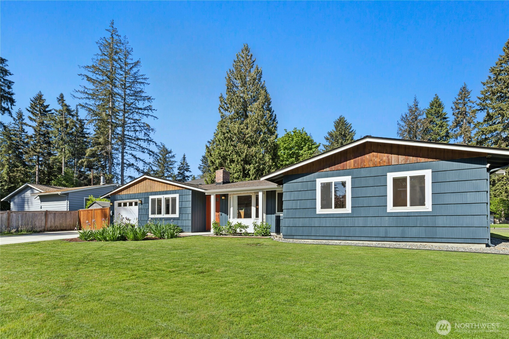 2011 145th Avenue Southeast Bellevue, WA 98007 - Photo 2 of 38