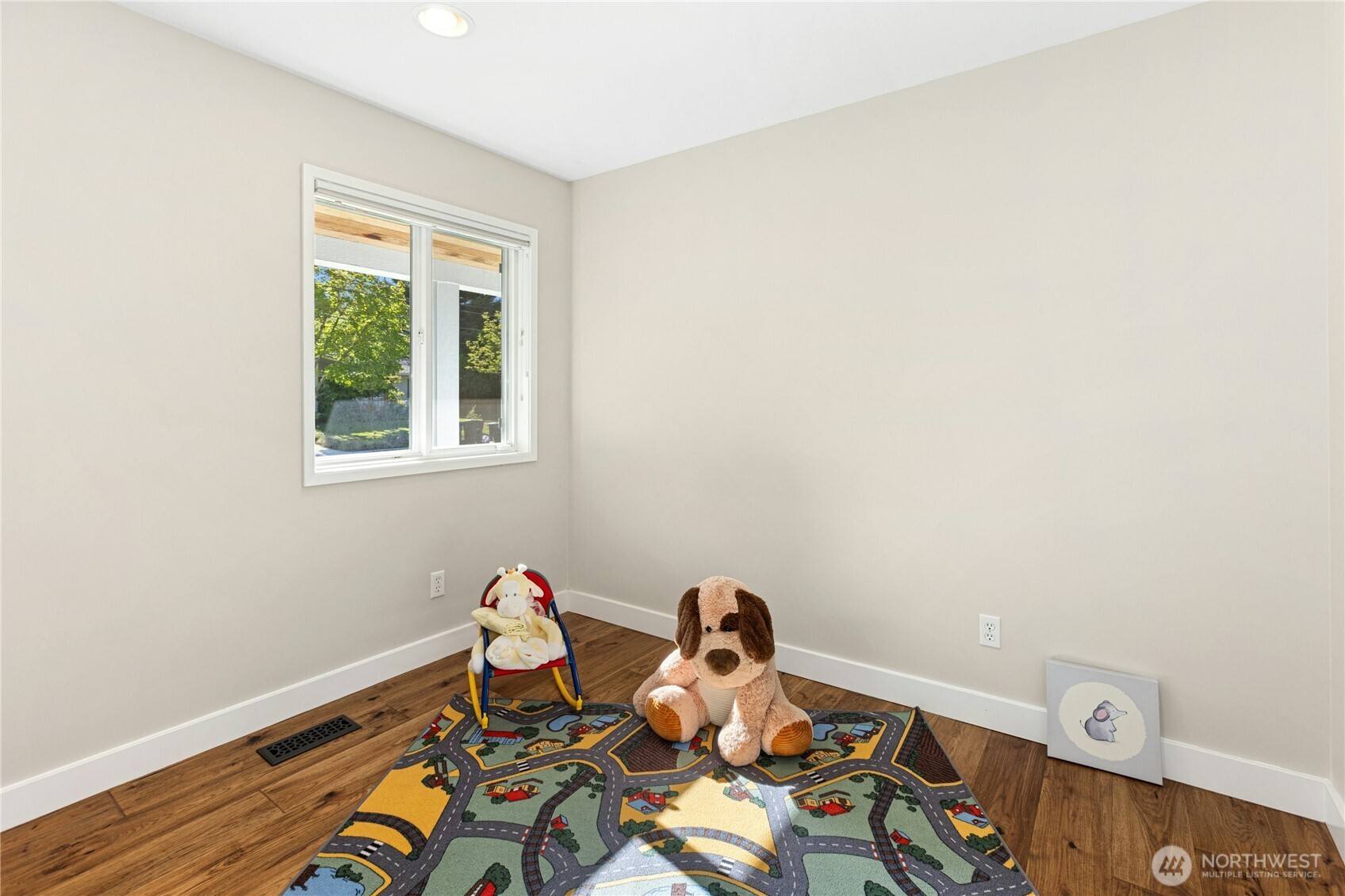 2011 145th Avenue Southeast Bellevue, WA 98007 - Photo 23 of 38