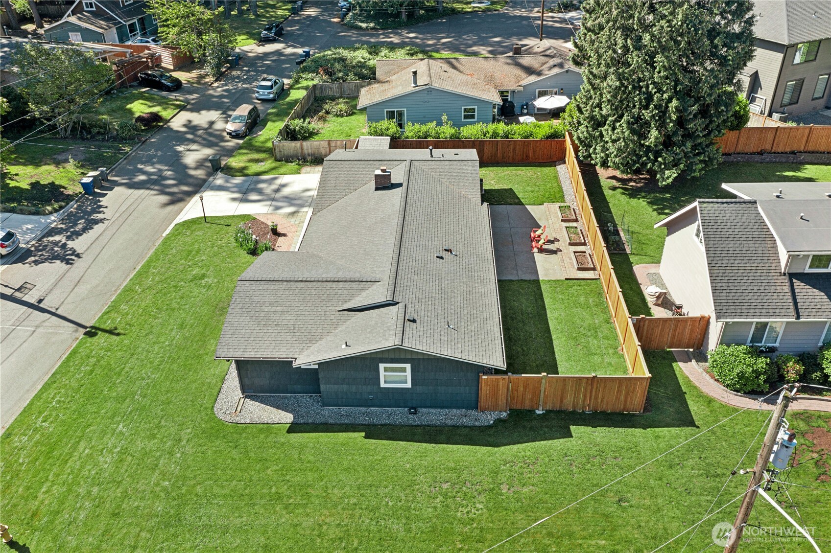 2011 145th Avenue Southeast Bellevue, WA 98007 - Photo 32 of 38
