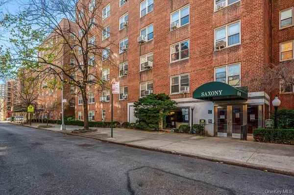 $349,000 | 67-40 Booth Street, Unit 4O | Rego Park
