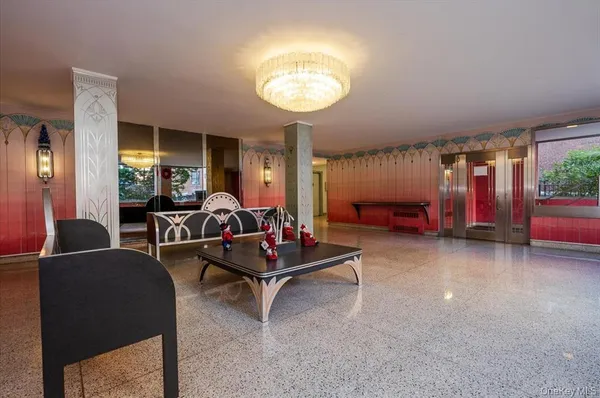 $349,000 | 67-40 Booth Street, Unit 4O | Rego Park