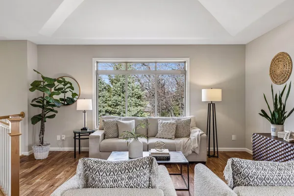 $850,000 | 5000 Oxford Avenue, Edina, MN 55436