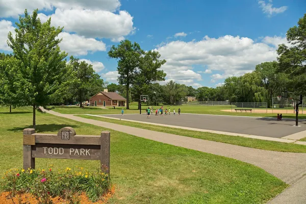 $850,000 | 5000 Oxford Avenue, Edina, MN 55436