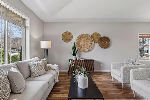 $850,000 | 5000 Oxford Avenue, Edina, MN 55436