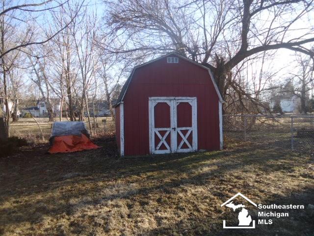 641 Orchard Street Temperance, MI 48182 - Photo 16 of 19 31372906-16.JPG