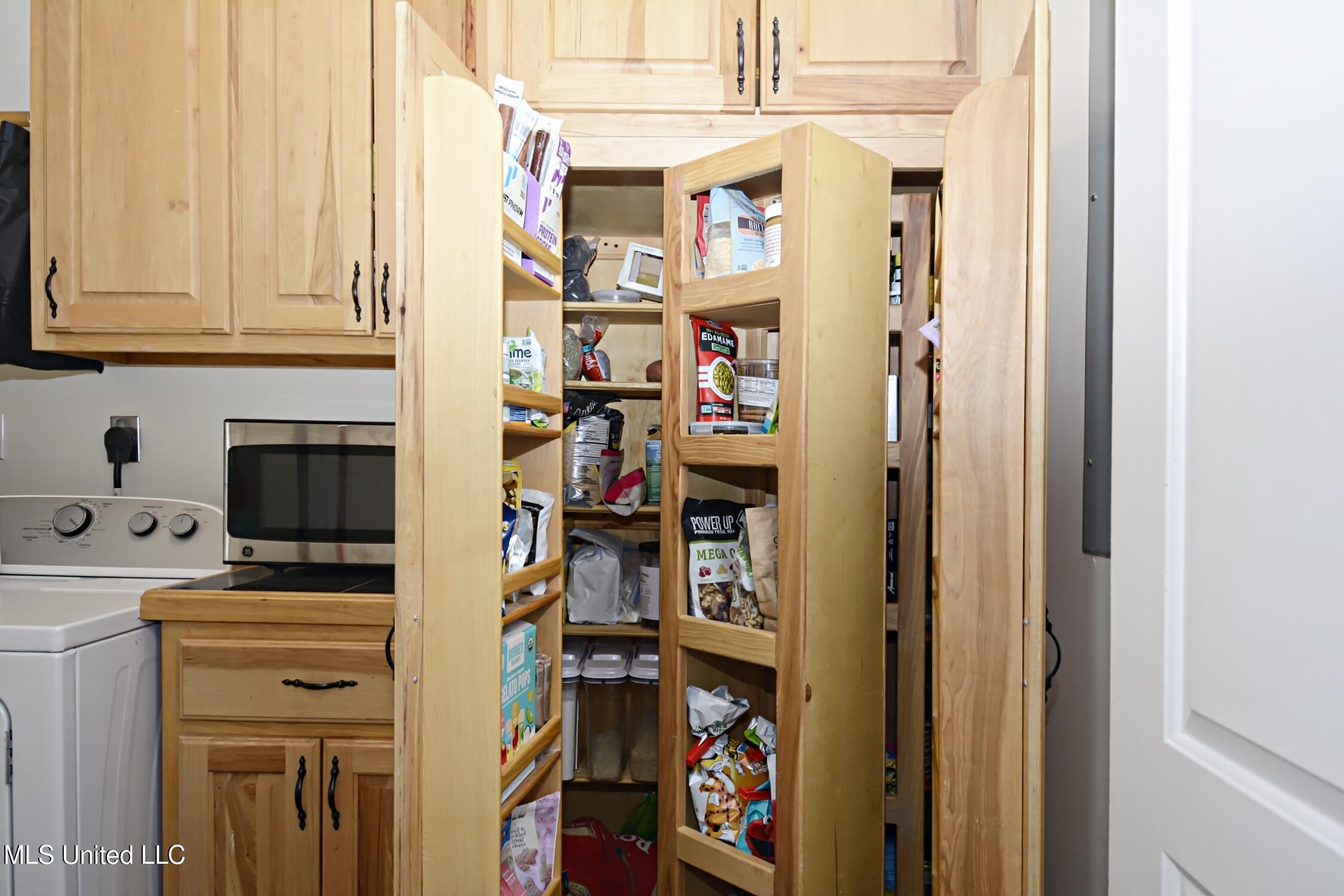 149 Strickland Road Byhalia, MS 38611 - Photo 15 of 37 Adjustable Shelves