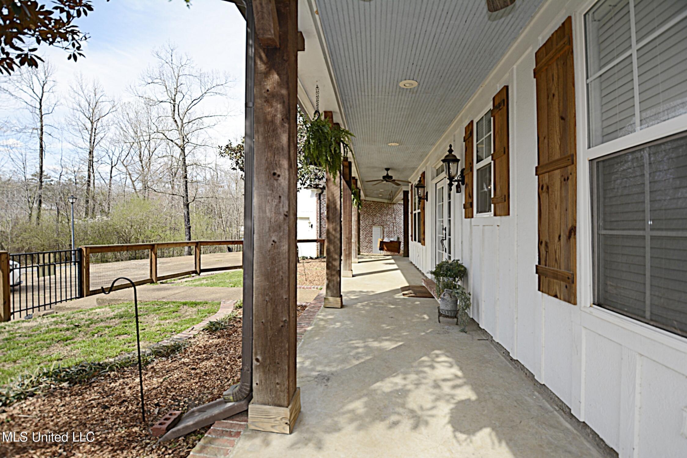 149 Strickland Road Byhalia, MS 38611 - Photo 2 of 37 Front Porch
