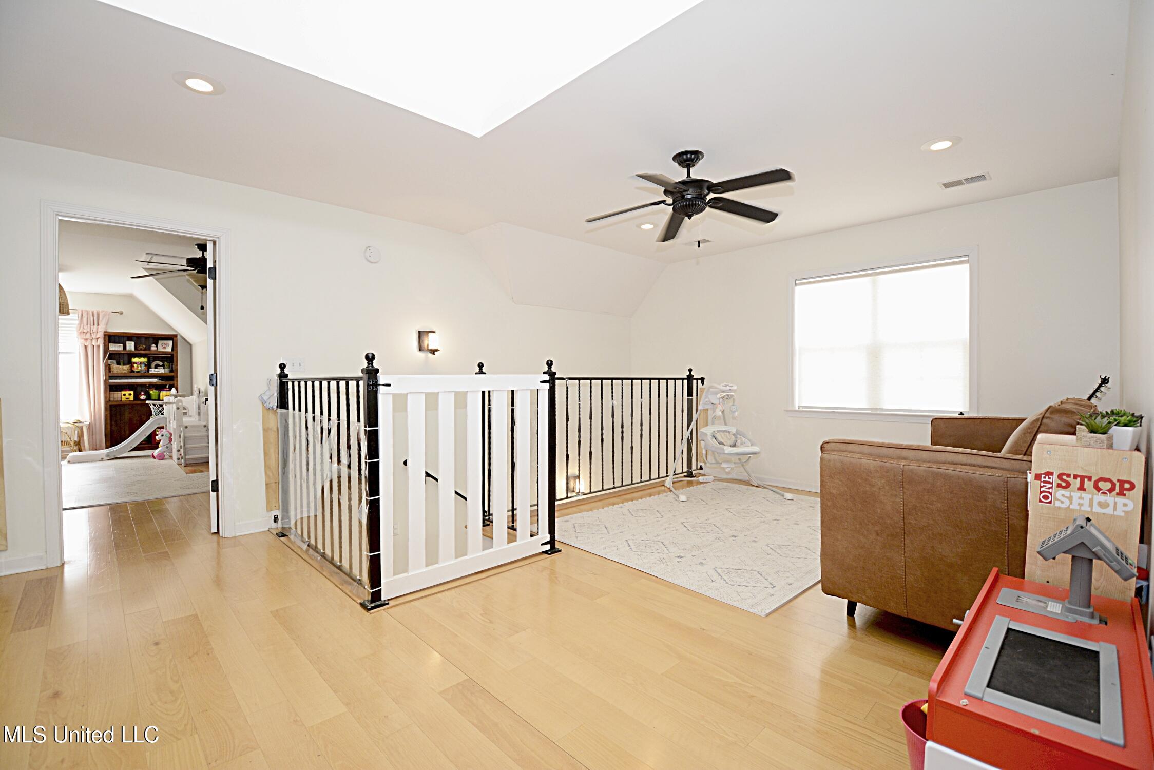 149 Strickland Road Byhalia, MS 38611 - Photo 24 of 37 Loft Area