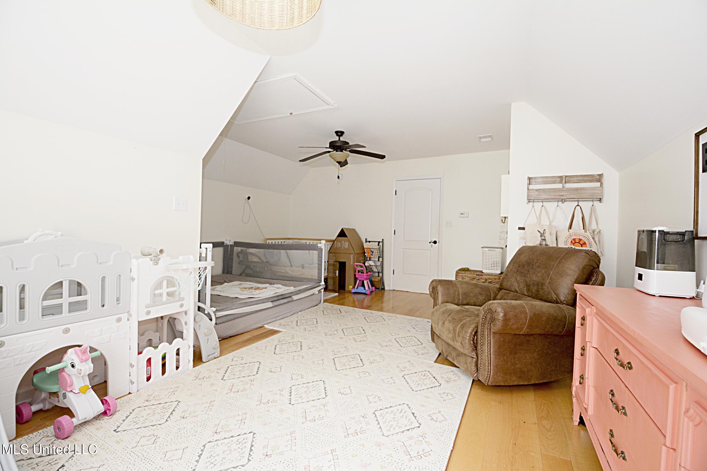 149 Strickland Road Byhalia, MS 38611 - Photo 25 of 37 Bedroom 3 Upstair