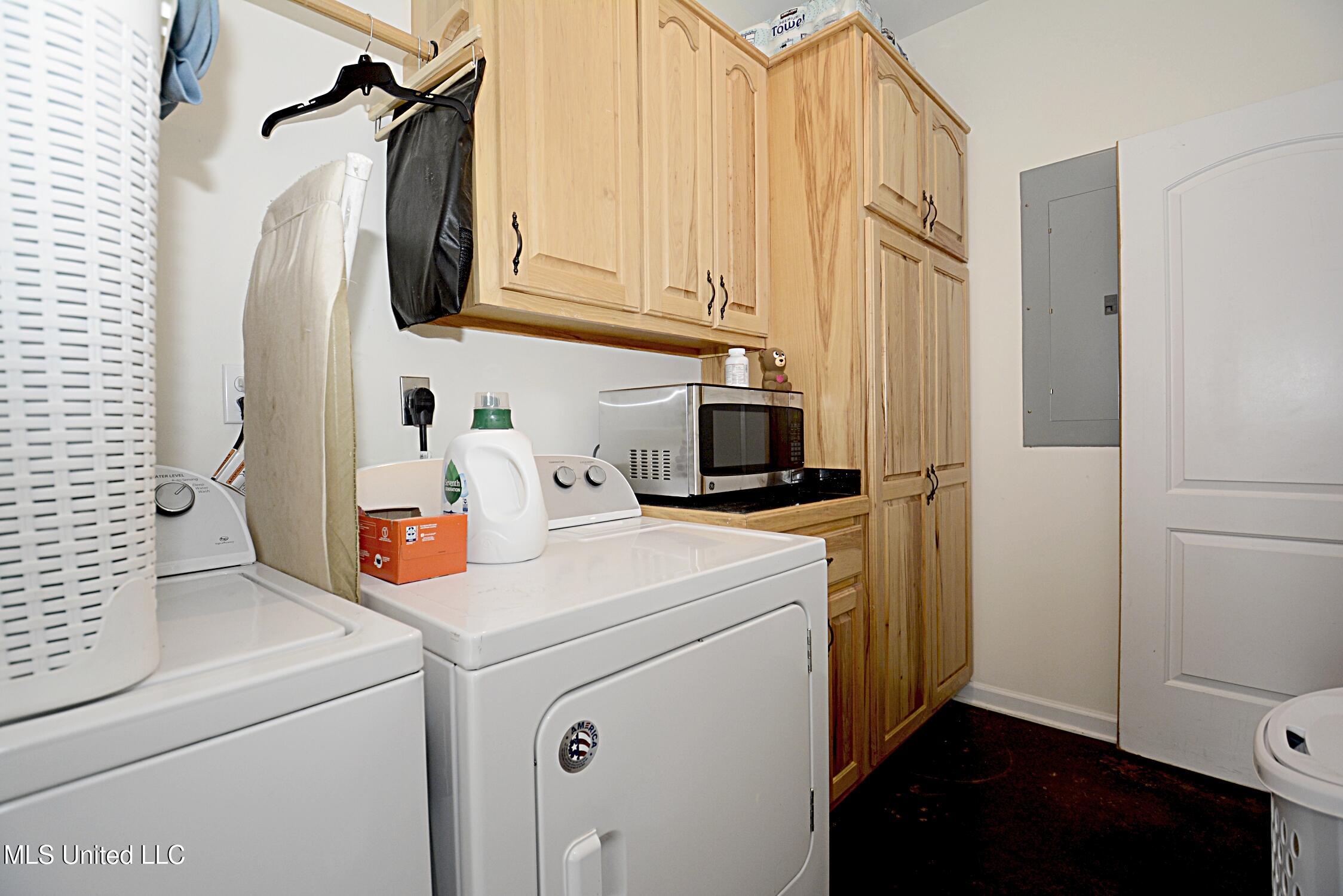 149 Strickland Road Byhalia, MS 38611 - Photo 30 of 37 Laundry View 2