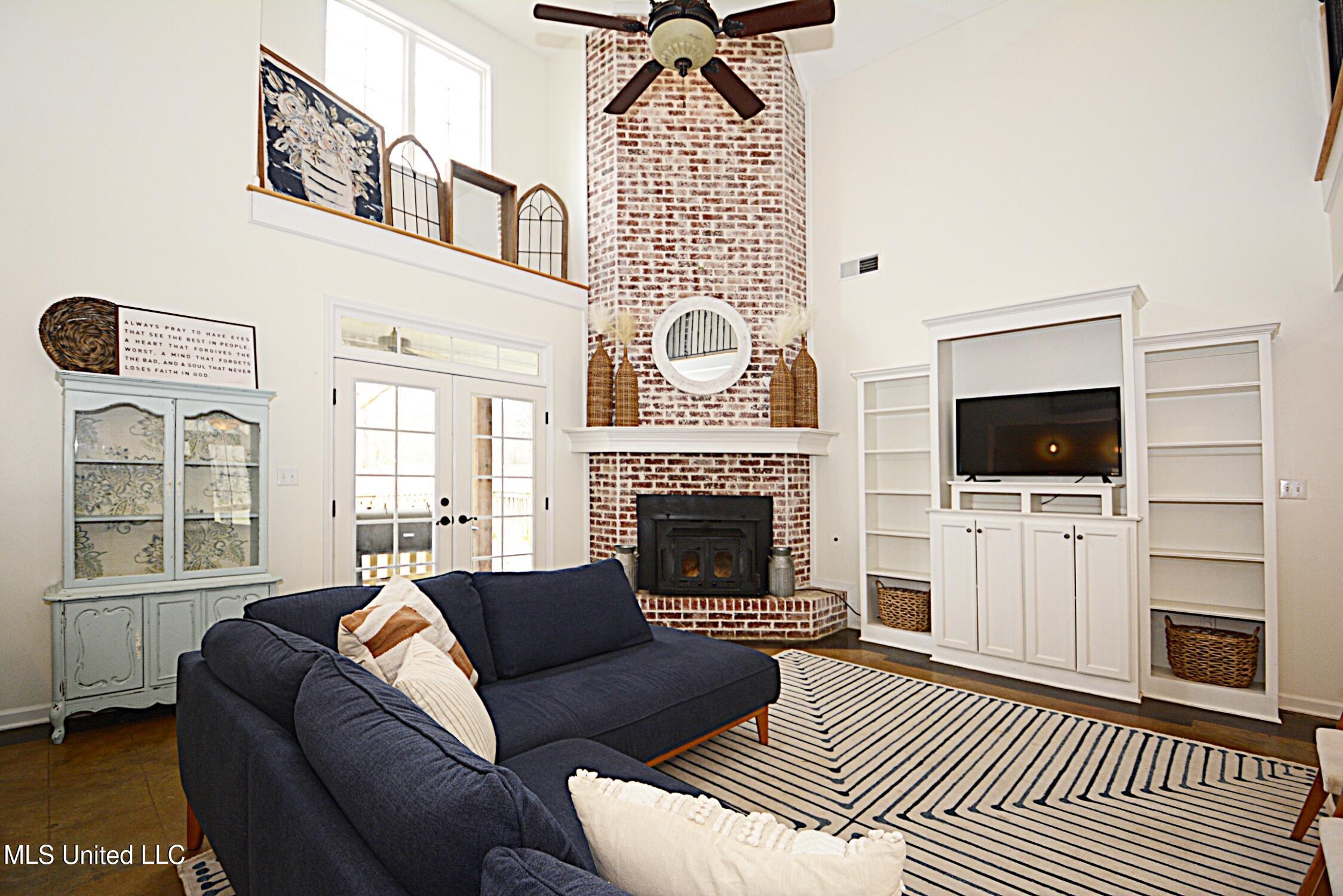 149 Strickland Road Byhalia, MS 38611 - Photo 7 of 37 Great Room