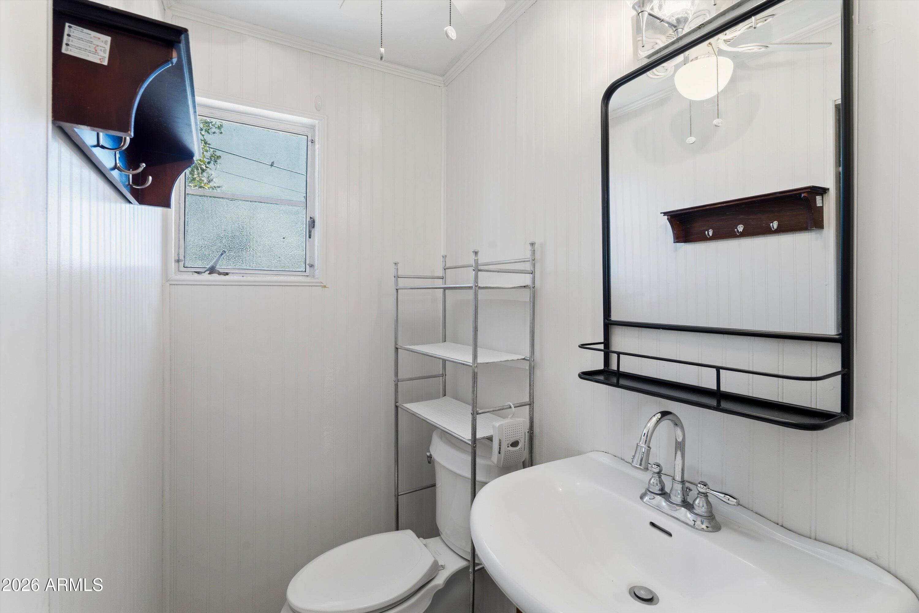 1130 East Colter Street Phoenix, AZ 85014 - Photo 26 of 37 32-ADU-Bathroom w/ shower