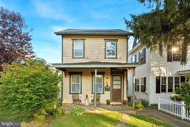 front view of house with a yard