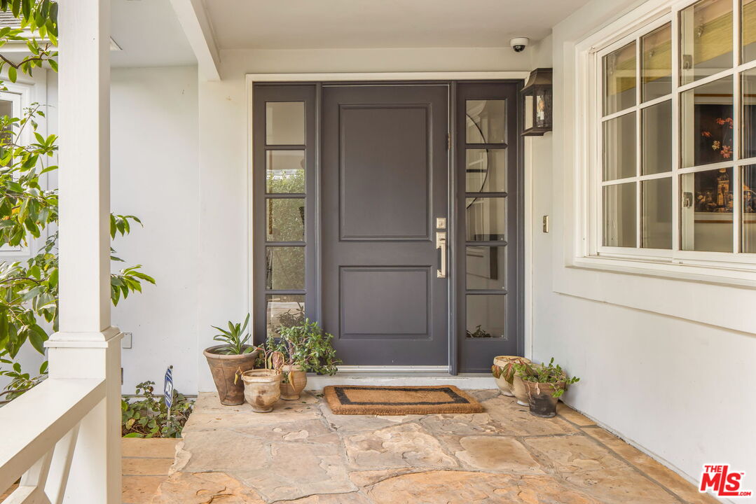 9617 Kirkside Road Los Angeles, CA 90035 - Photo 2 of 14 a front view of a house