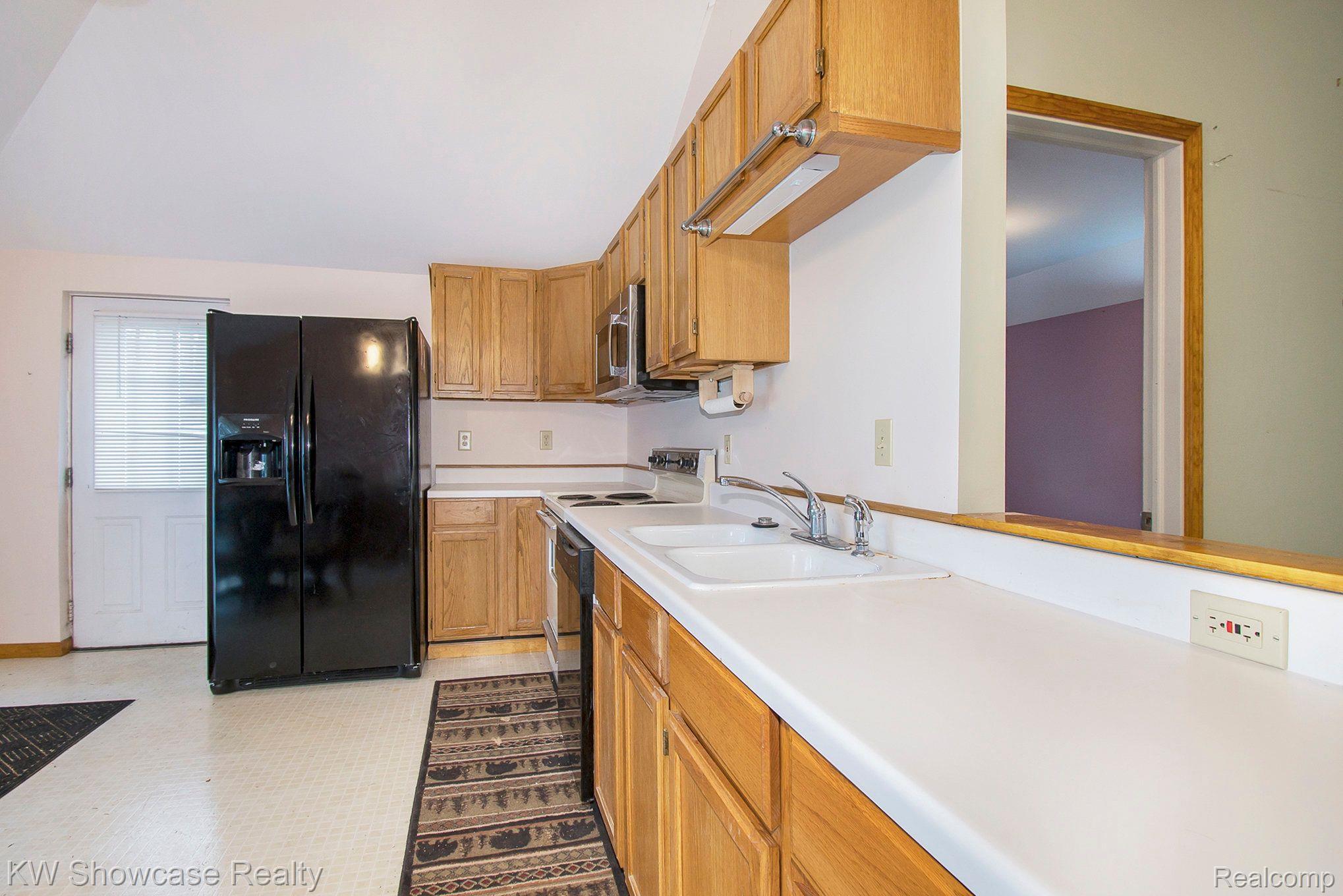 5204 Mack Road Howell, MI 48855 - Photo 8 of 30 Kitchen