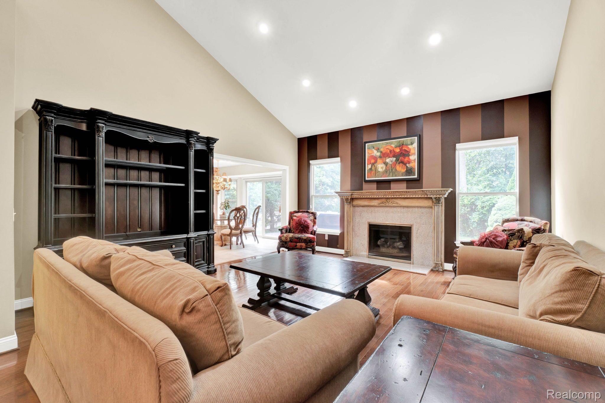 109 Chestnut Ridge Walled Lake, MI 48390 - Photo 21 of 54 Gallery Image 21