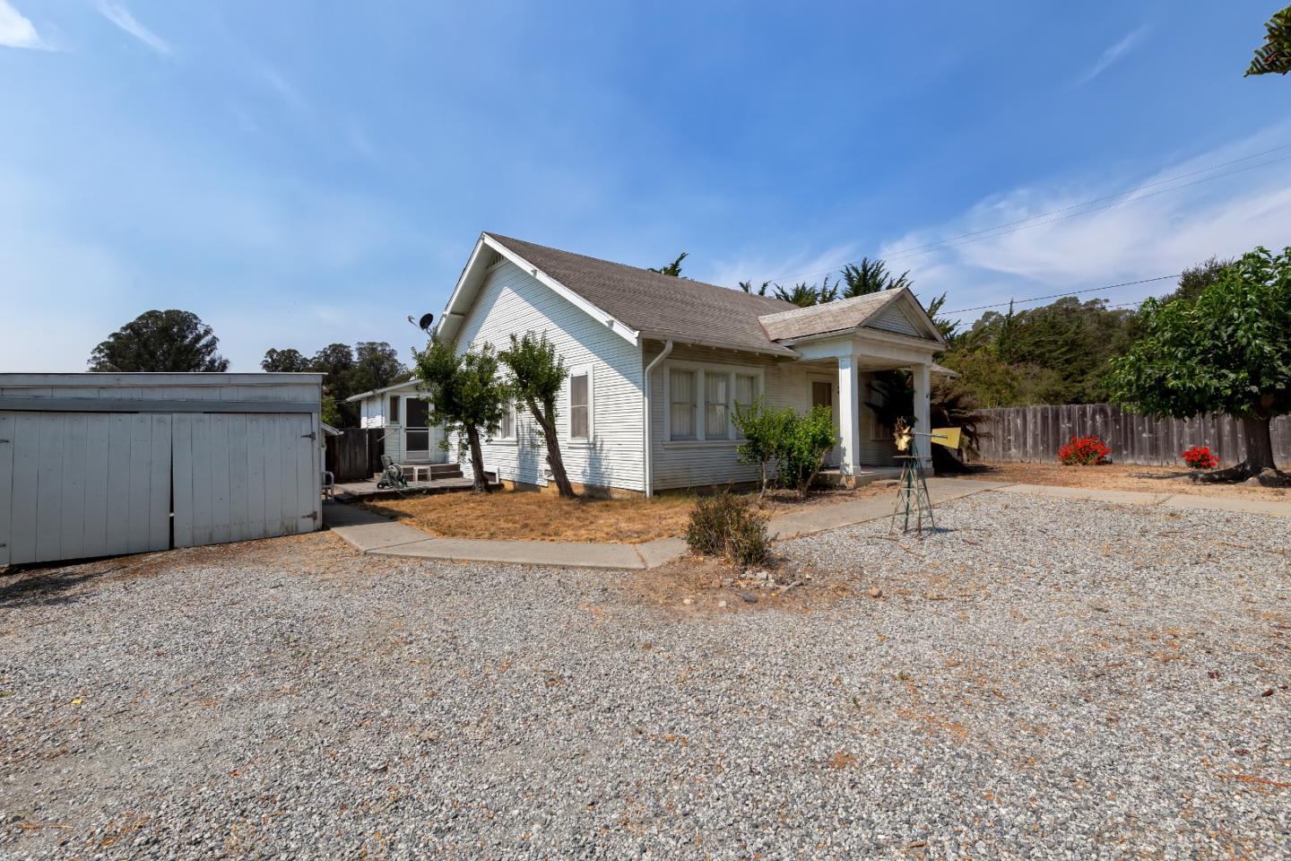 377 Calabasas Road Watsonville, CA 95076 - Photo 7 of 16 Gallery Image 7