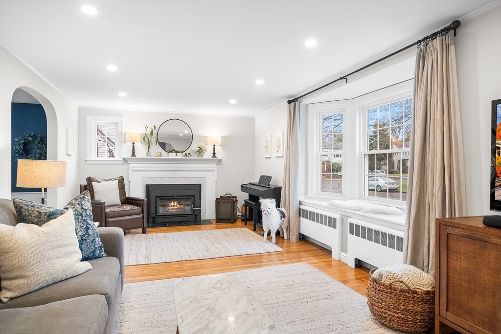 11 Sharon Road Melrose, MA 02176 - Photo 4 of 42 Gallery Image 4