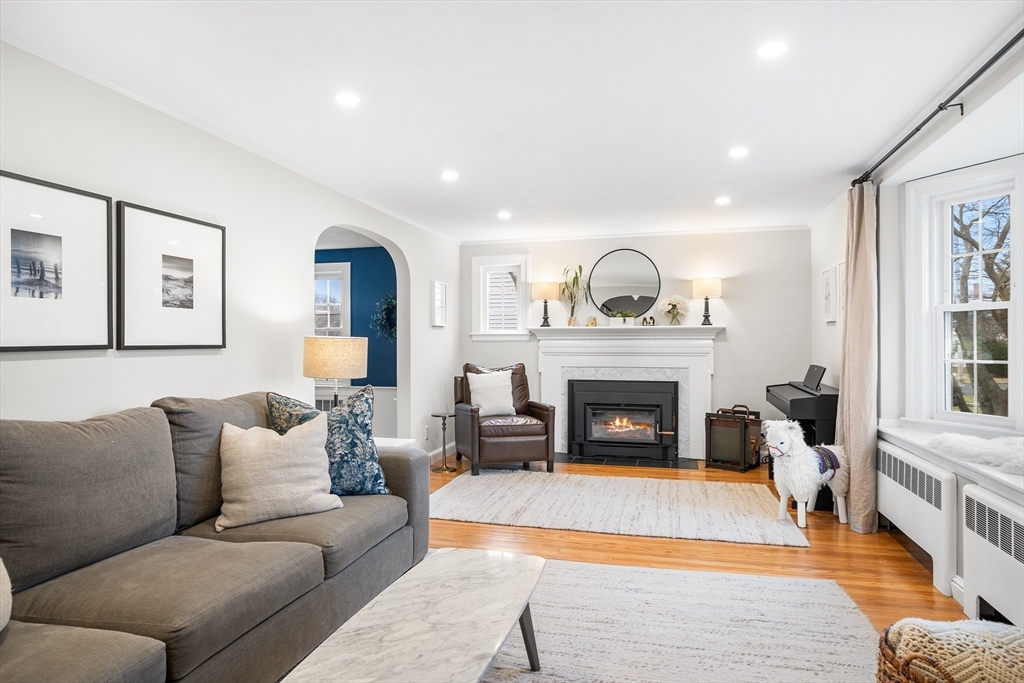 11 Sharon Road Melrose, MA 02176 - Photo 5 of 42 Gallery Image 5