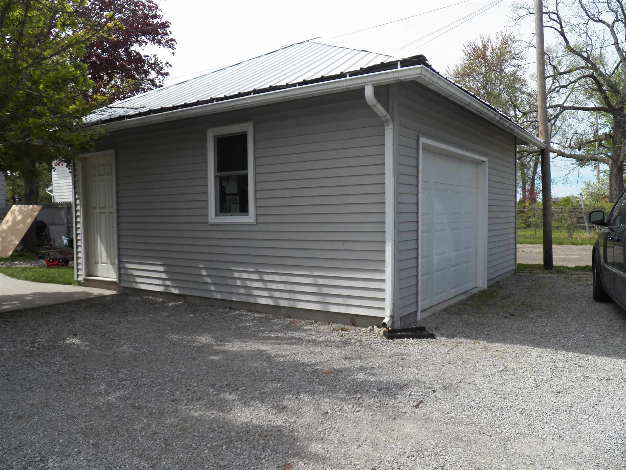 231 South 1st Street Decatur, IN 46733 - Photo 2 of 15