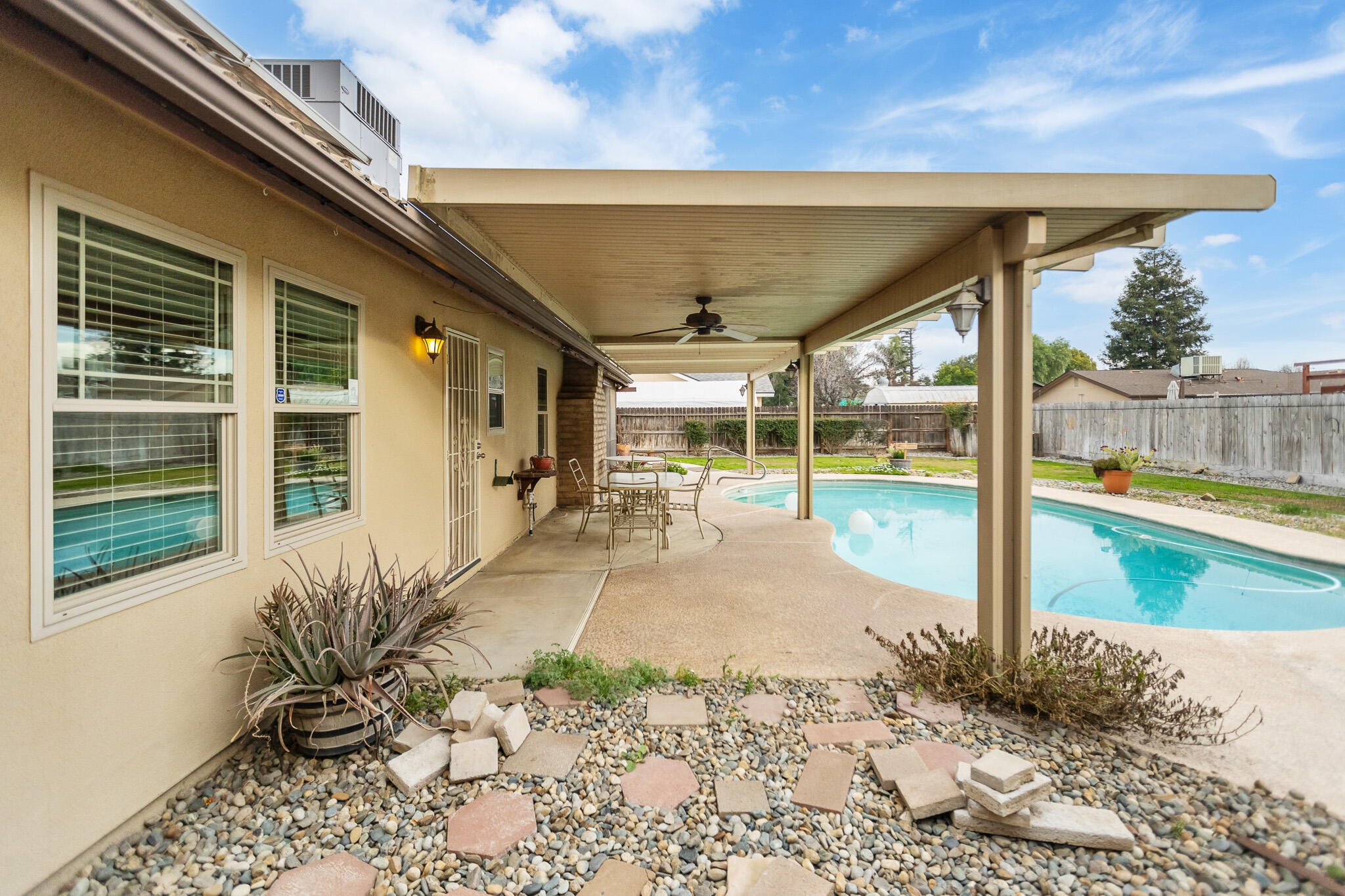 812 Woods Place Exeter, CA 93221 - Photo 28 of 47 34 Backyard Patio