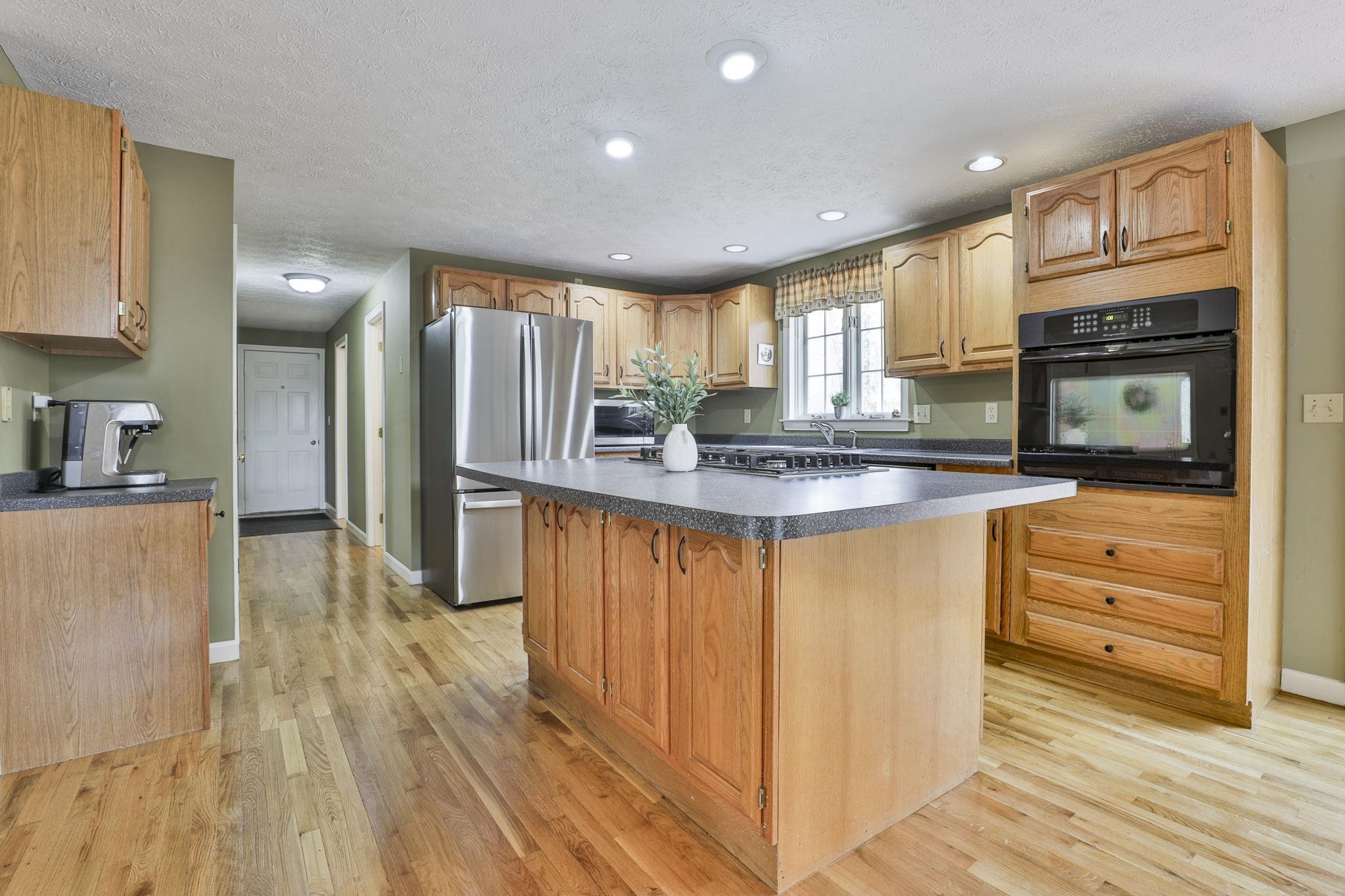 24 Captain Seaver Road Brookline, NH 03033 - Photo 12 of 44