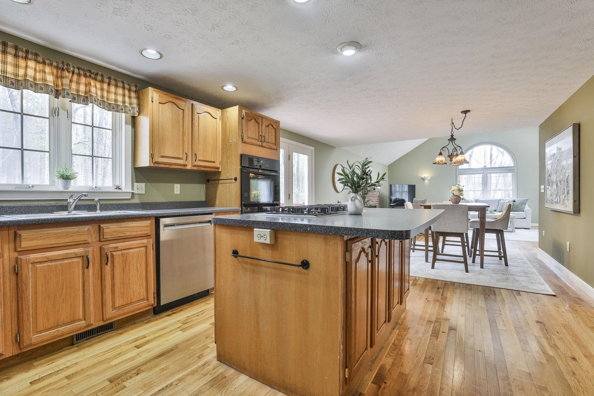 24 Captain Seaver Road Brookline, NH 03033 - Photo 13 of 44