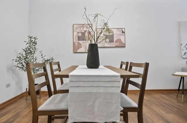 $305,000 | 10 Ford Street, Unit 103, Geneva, IL 60134