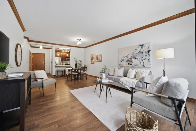 $305,000 | 10 Ford Street, Unit 103, Geneva, IL 60134