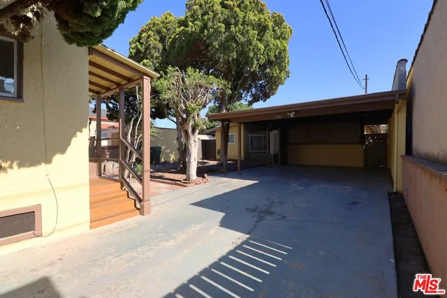 a view of a entryway door of the house