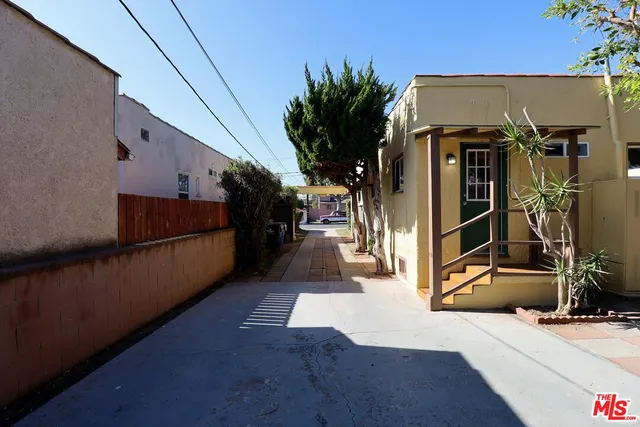 a view of hotel and pathway