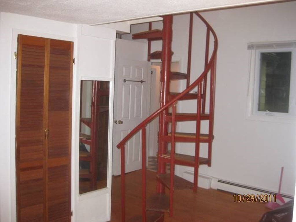 71 Ten Rod Road North Kingstown, RI 02852 - Photo 3 of 9