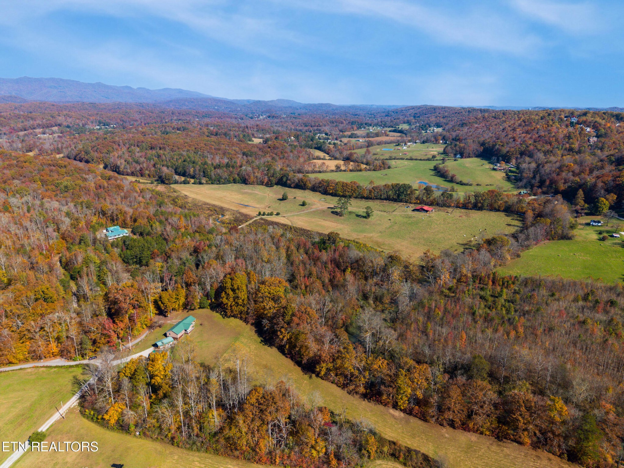 303 Charles Butler Road Oliver Springs, TN 37840 - Photo 3 of 15 Gallery Image 3