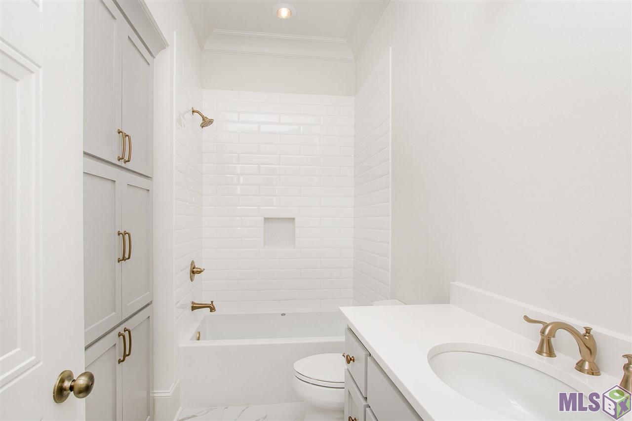 646 Goodridge Way Baton Rouge, LA 70806 - Photo 30 of 38 Additional Bathroom