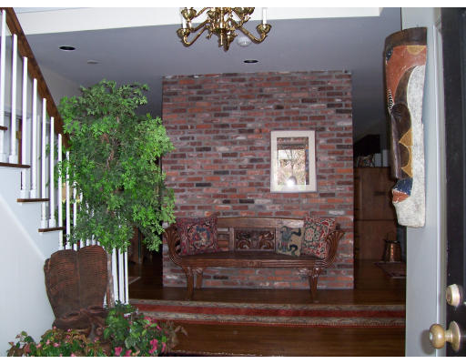10 Sentry Hill Road Sharon, MA 02067 - Photo 3 of 29 Gallery Image 3