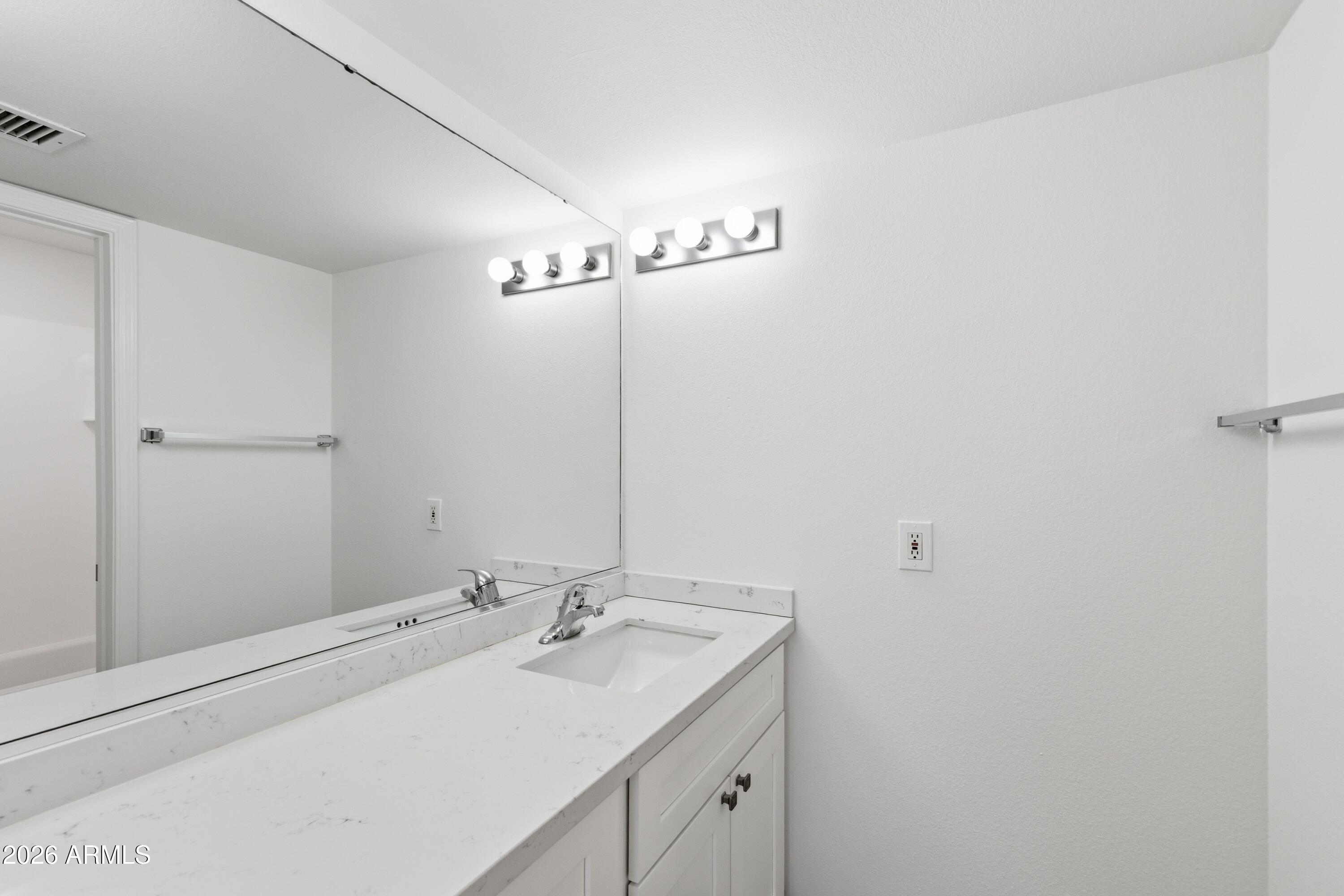 455 East Broadway Road, Unit 4 Tempe, AZ 85282 - Photo 26 of 39 28-455_E_Broadway_Unit4_28