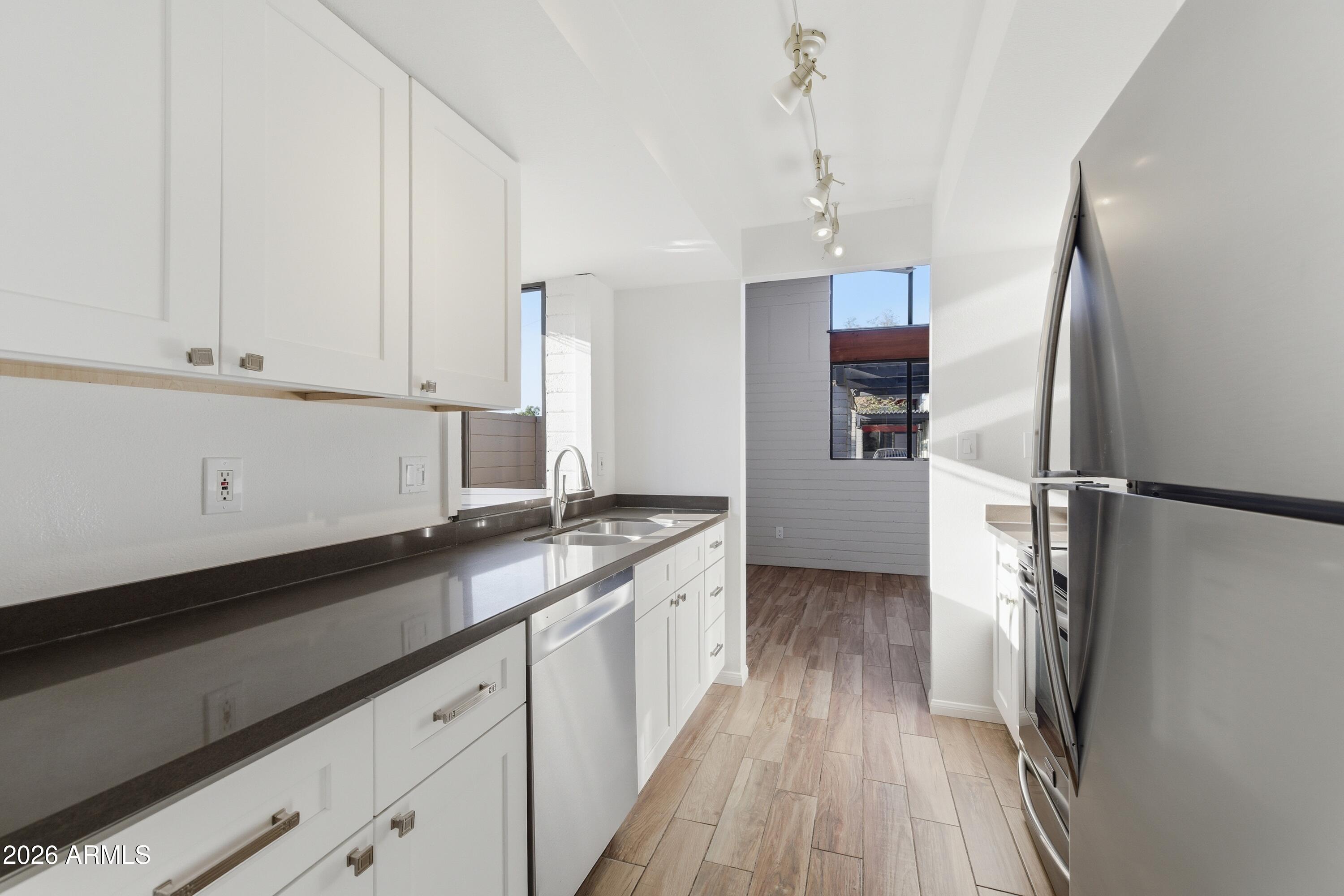 455 East Broadway Road, Unit 4 Tempe, AZ 85282 - Photo 9 of 39 12-455_E_Broadway_Unit4_12