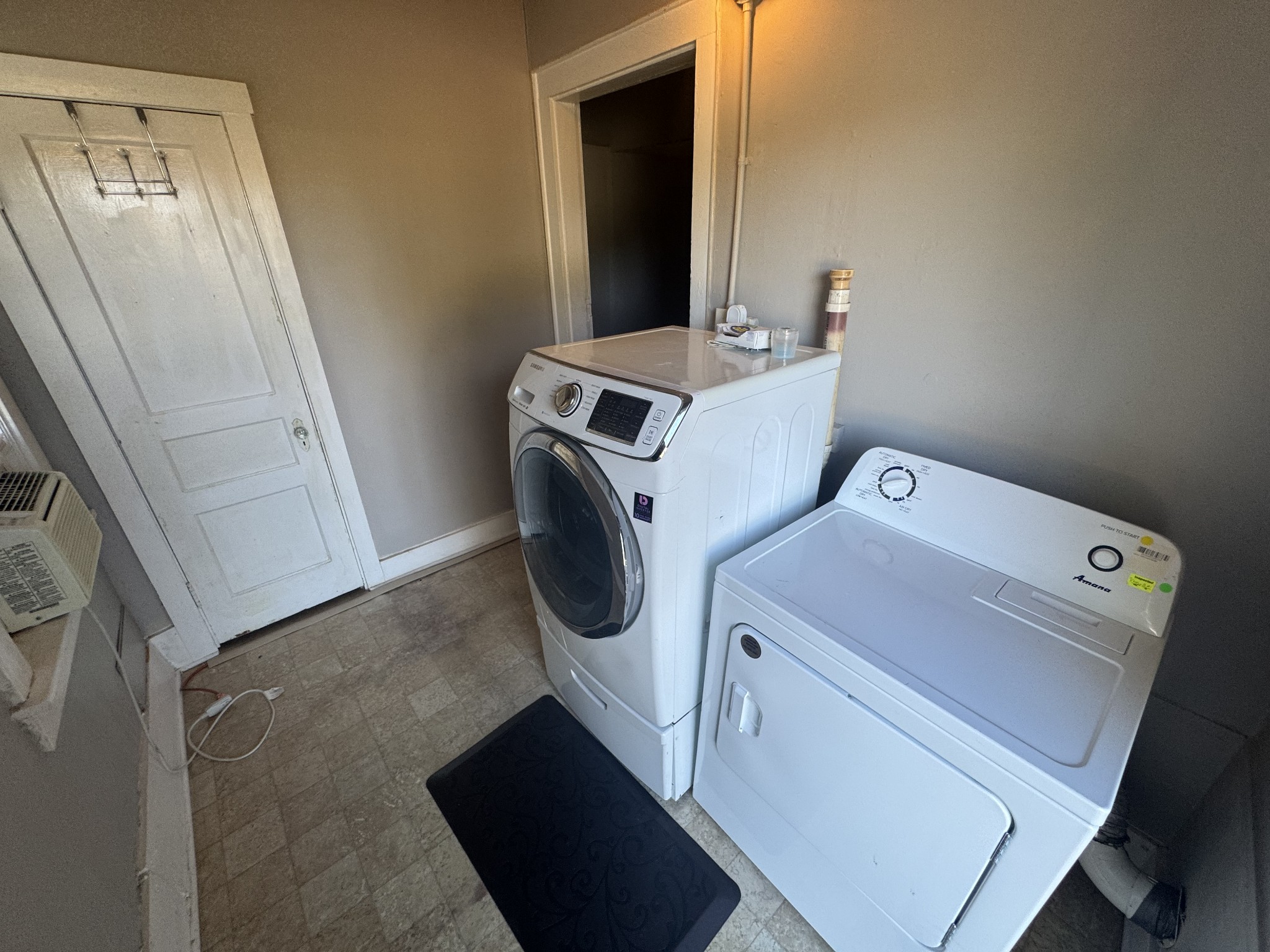 226 North Highland Avenue, Unit 4 Murfreesboro, TN 37130 - Photo 8 of 9 a utility room with dryer and washer