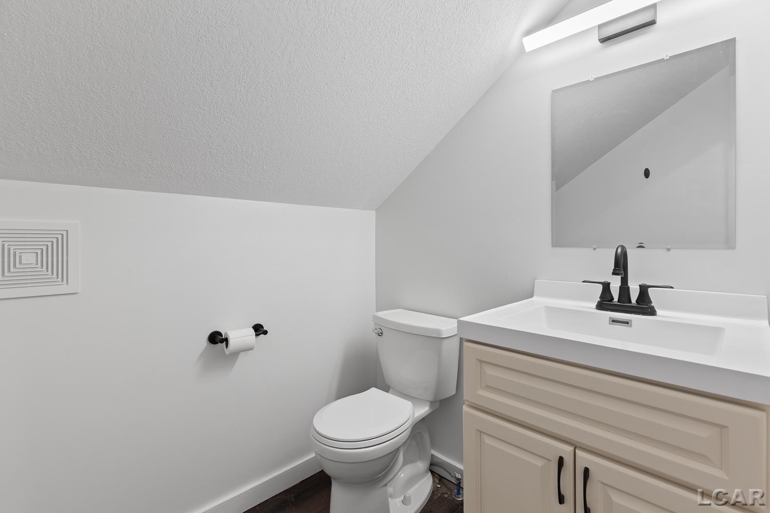 201 South Talbot Street Addison, MI 49220 - Photo 22 of 32 Half Bathroom- Level 2