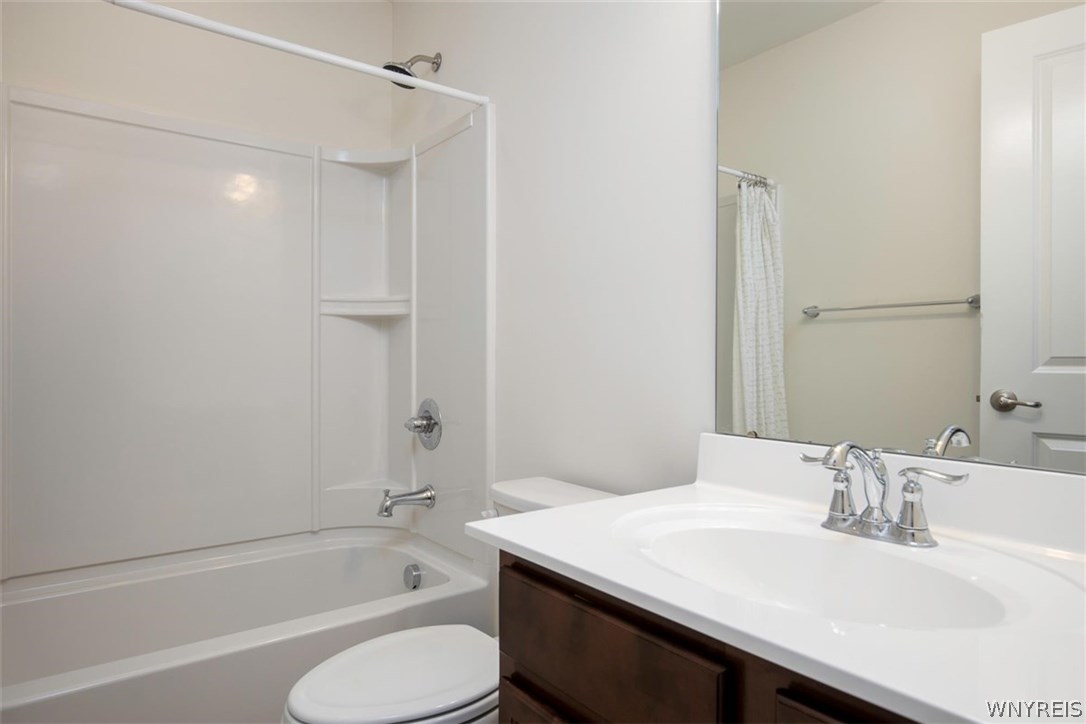 18 Middlebury Lane Lancaster, NY 14086 - Photo 15 of 20