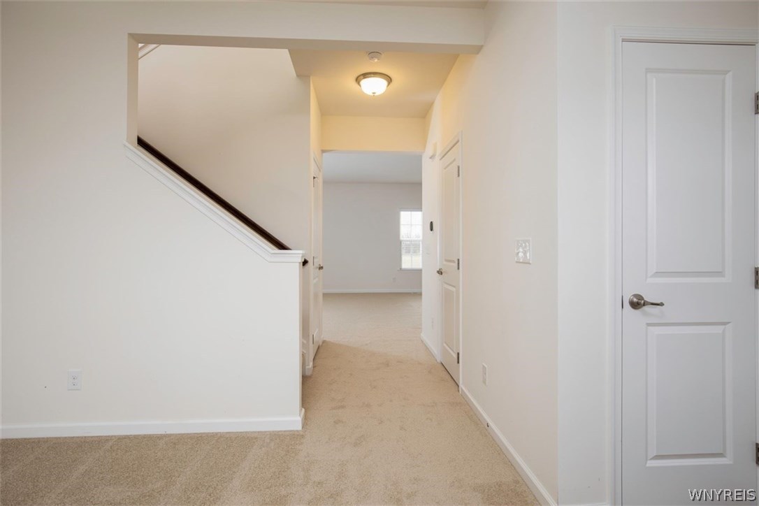 18 Middlebury Lane Lancaster, NY 14086 - Photo 2 of 20