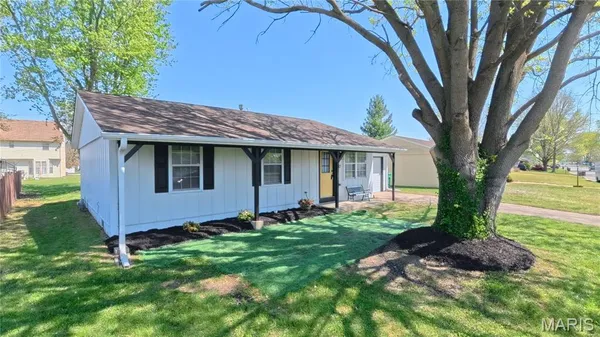 $195,000 | 113 Perrottet Drive, Mascoutah, IL 62258