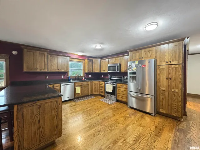 $180,000 | 24948 East Barker Drive, Canton, IL 61520