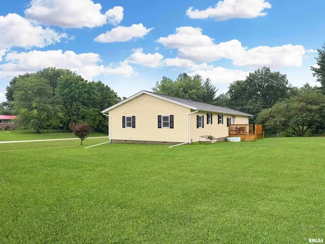 $180,000 | 24948 East Barker Drive, Canton, IL 61520